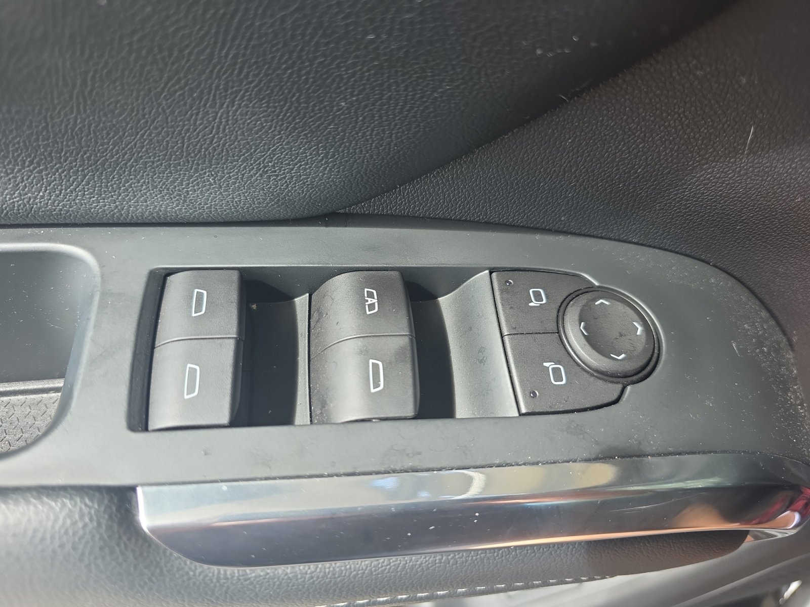 Used 2026 Mosaic Black Metallic Chevrolet FWD LT image 26
