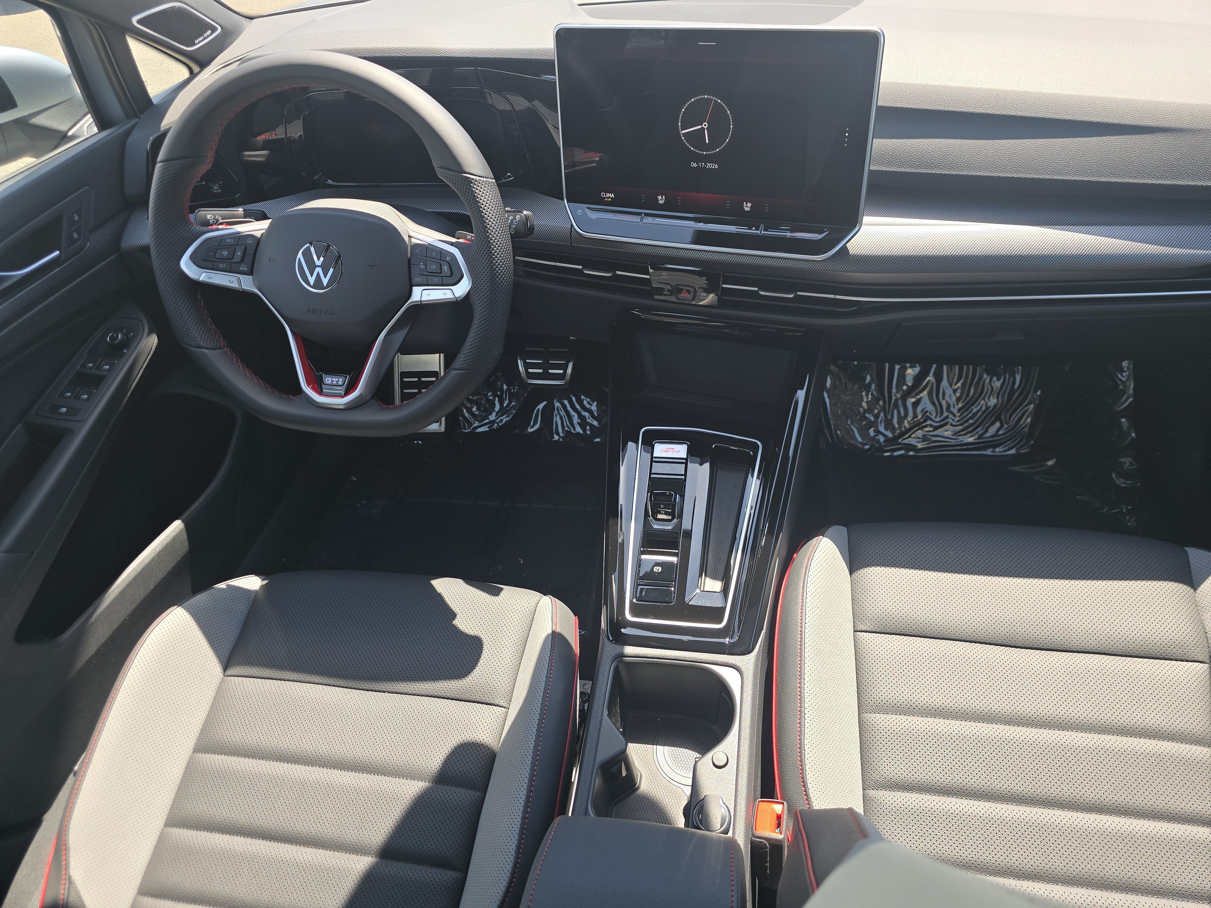 New 2026 Alpine Silver Metallic Volkswagen SE image 20