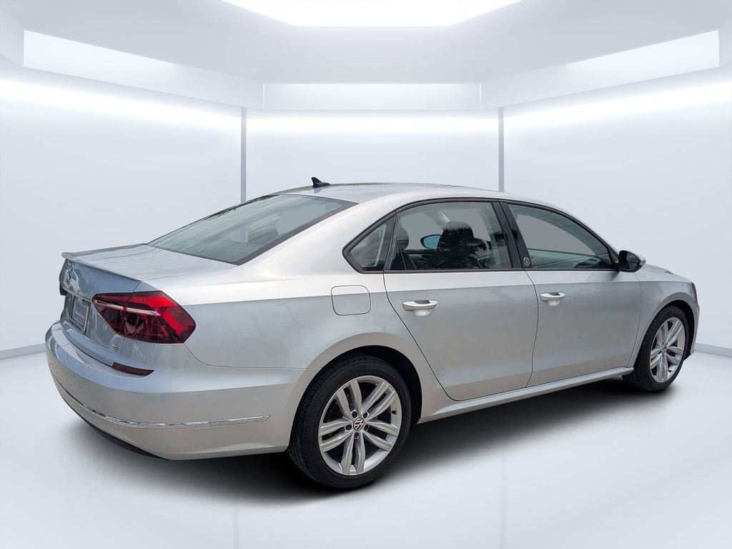 Used 2019 Silver Volkswagen 2.0T Wolfsburg image 3