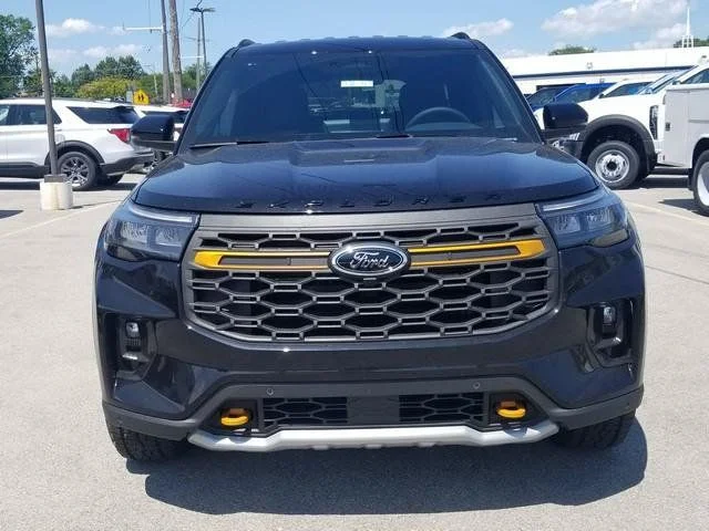 New 2026 Agate Black Metallic Ford Tremor® image 10