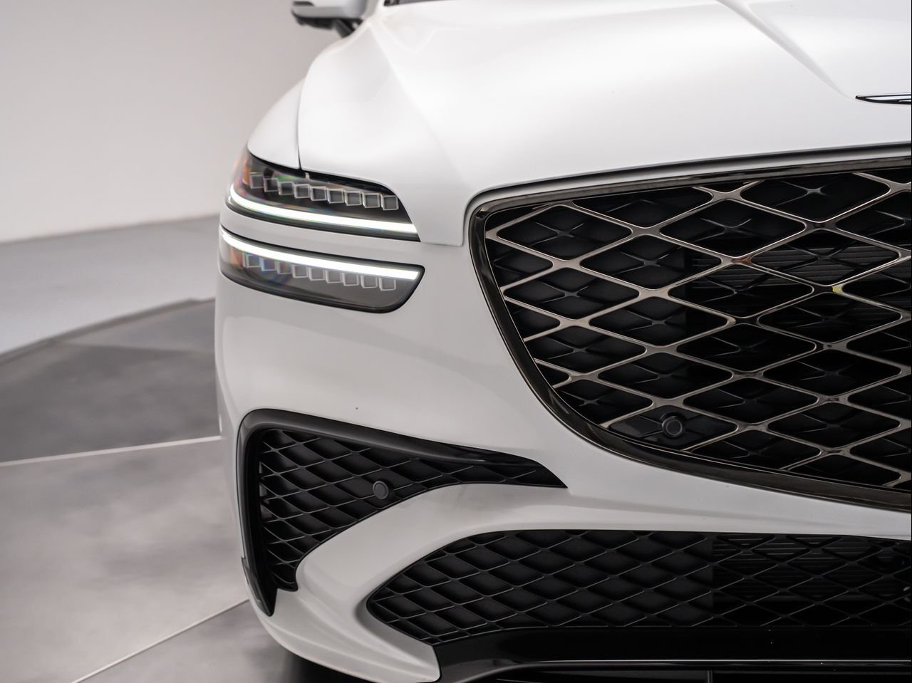 2026 GENESIS GV70 Sport Advanced - Photo 14