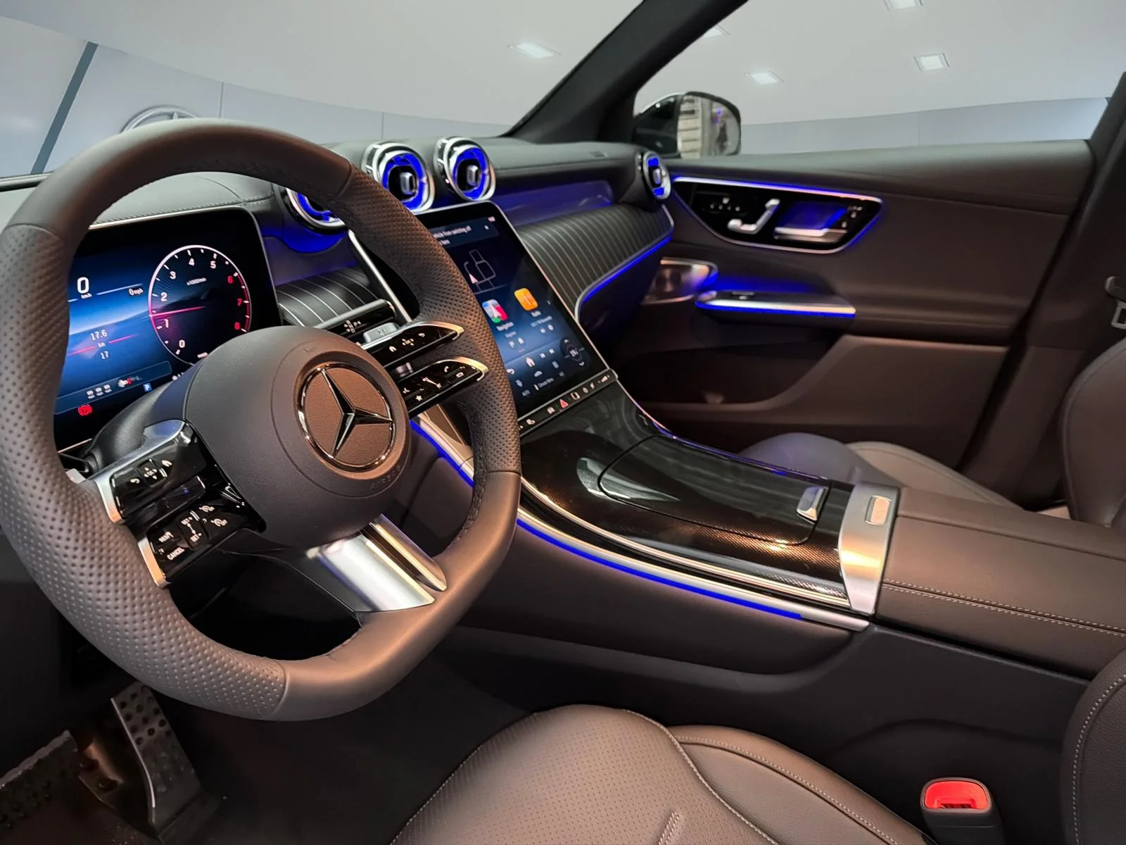 New 2026 Silver Mercedes-Benz GLC 300 4MATIC SUV image 10