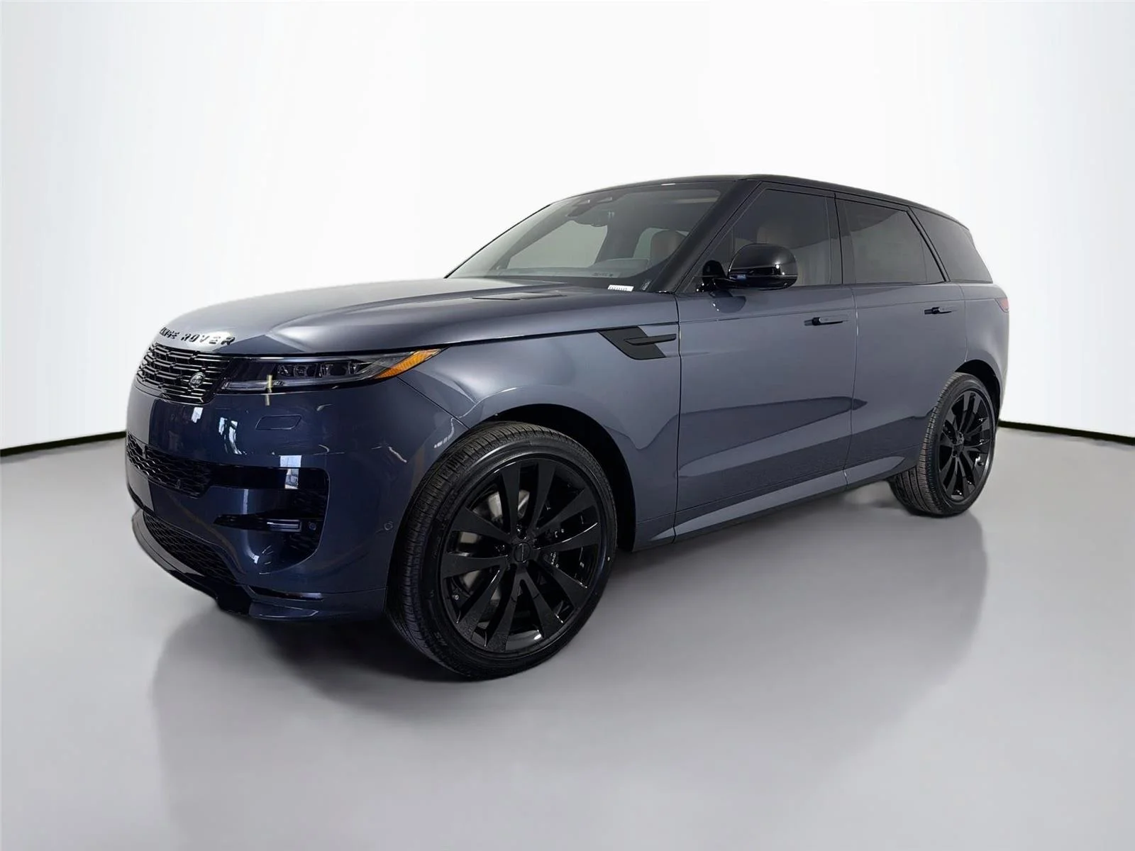 New 2026 Varesine Blue LAND ROVER Dynamic SE image 1