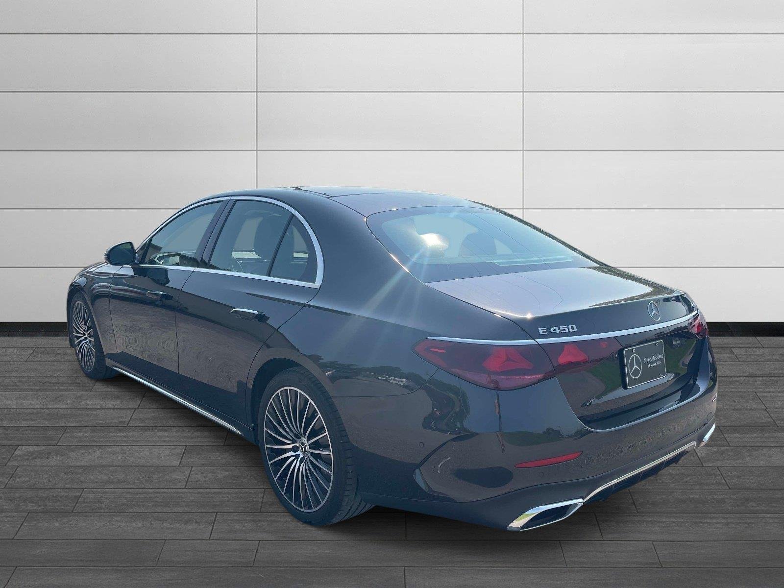 Certified Used 2025 Graphite Grey Metallic Mercedes-Benz E 450 image 5