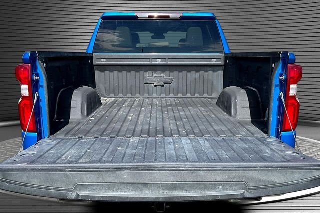 Used 2022 Blue Chevrolet LTZ image 7