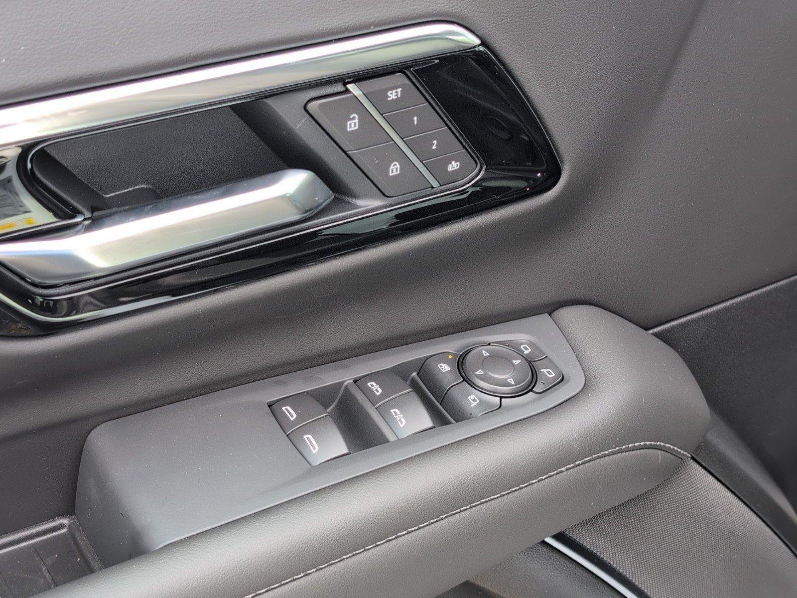 2026 Chevrolet Suburban LT - Photo 14
