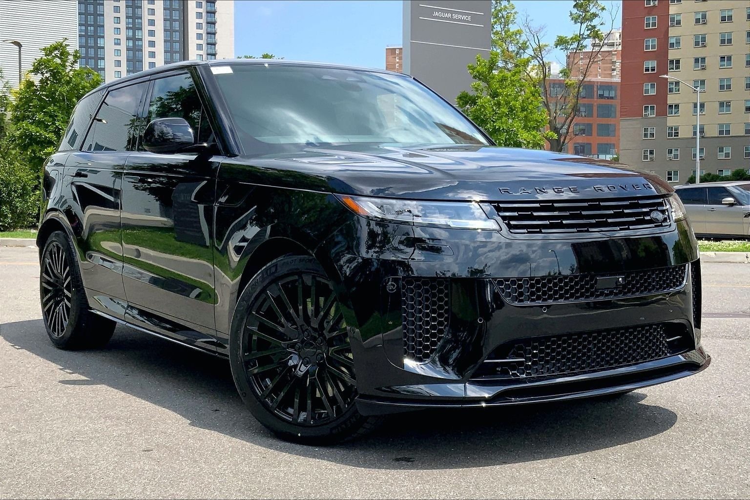 New 2026 Narvik Black Land Rover SV image 2