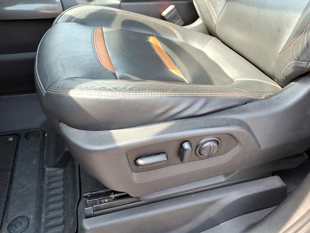 Used 2021 Black GMC AT4 image 19