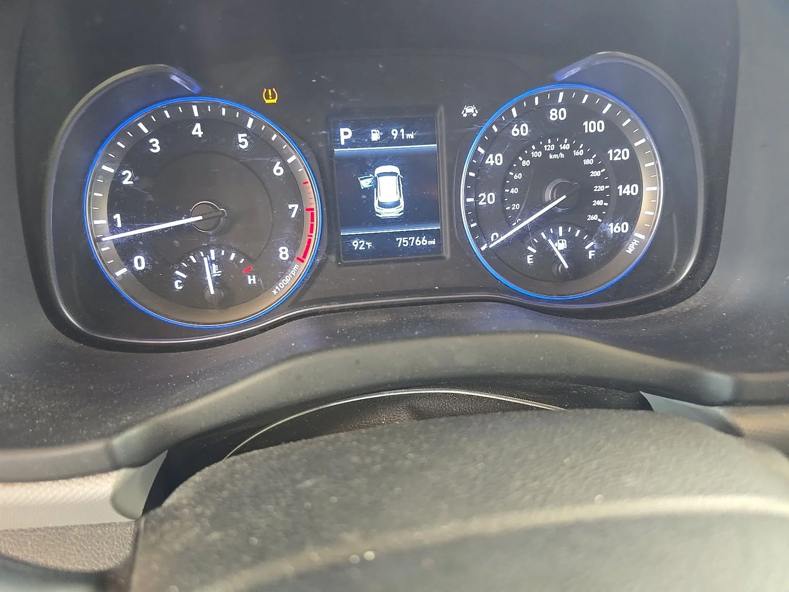 Used 2021 White Hyundai SE image 2