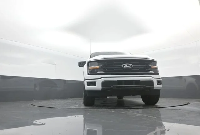 New 2026 Oxford White Ford XLT image 32