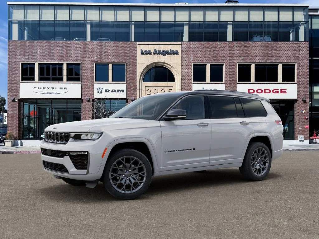 New 2026 White Jeep Summit image 2