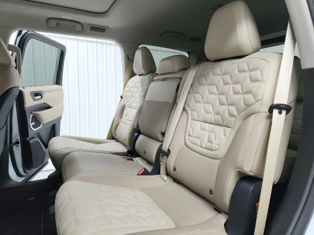 New 2026 White Nissan Platinum Reserve image 46