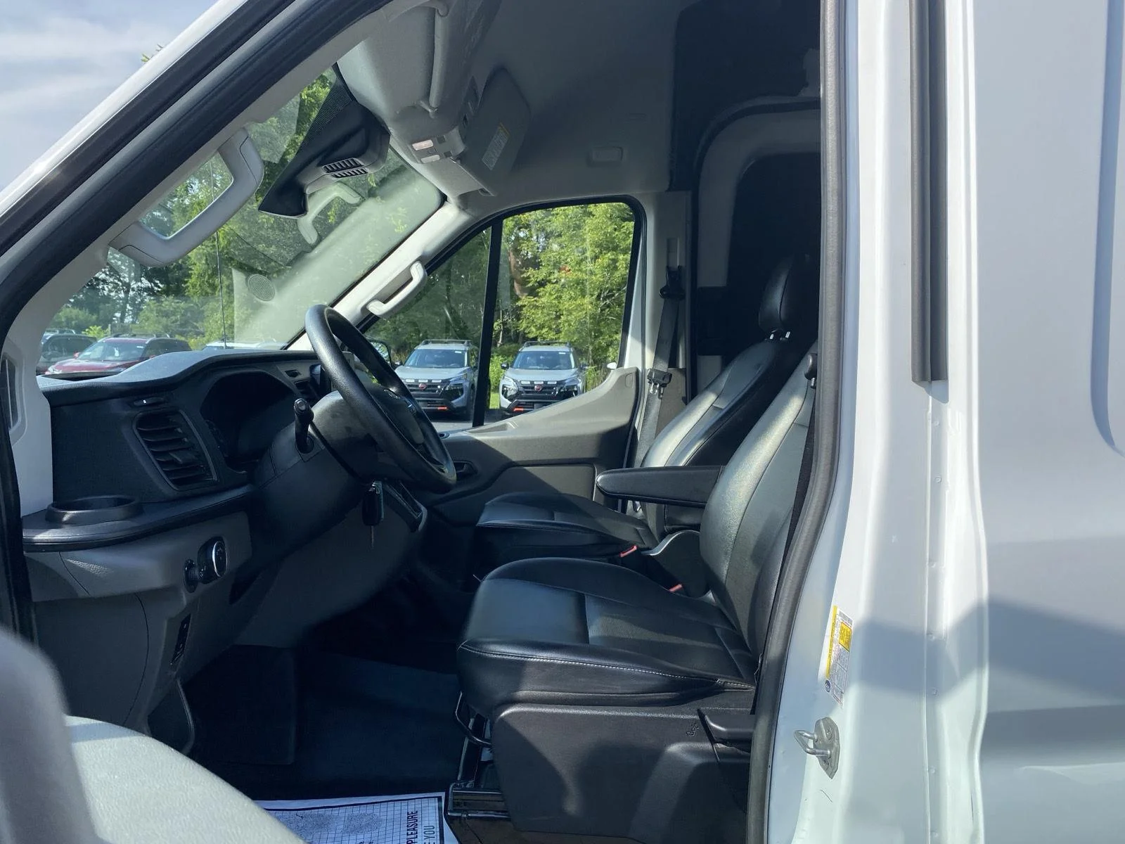 Used 2025 Oxford White Ford 250 image 13
