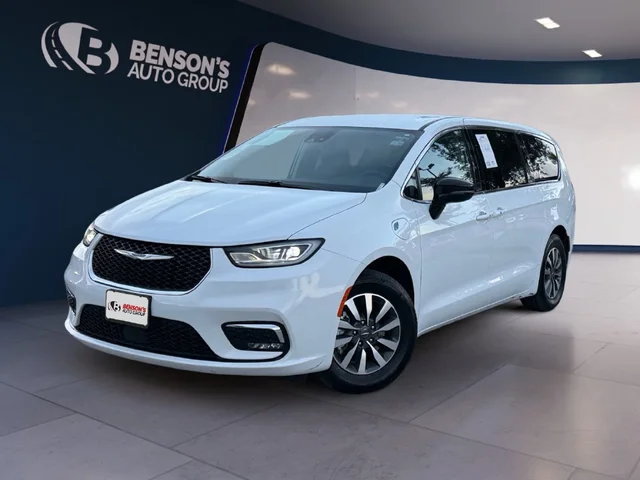 2024 Chrysler Pacifica Hybrid Select