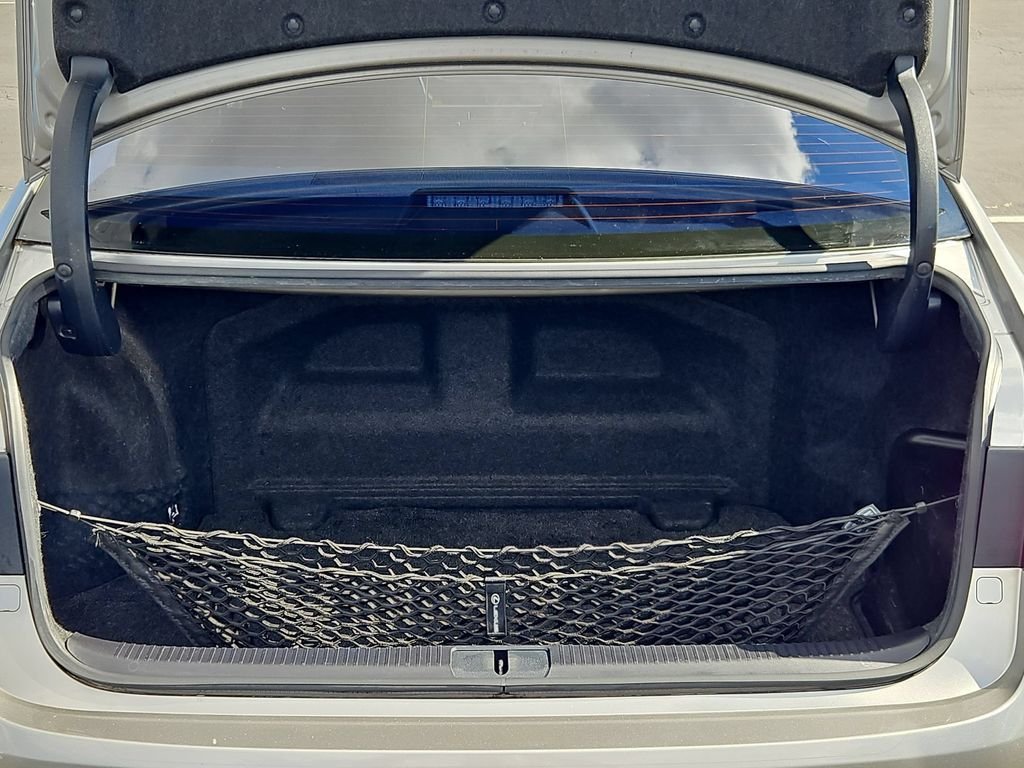 Used 2015 Silver Lexus 300h image 23