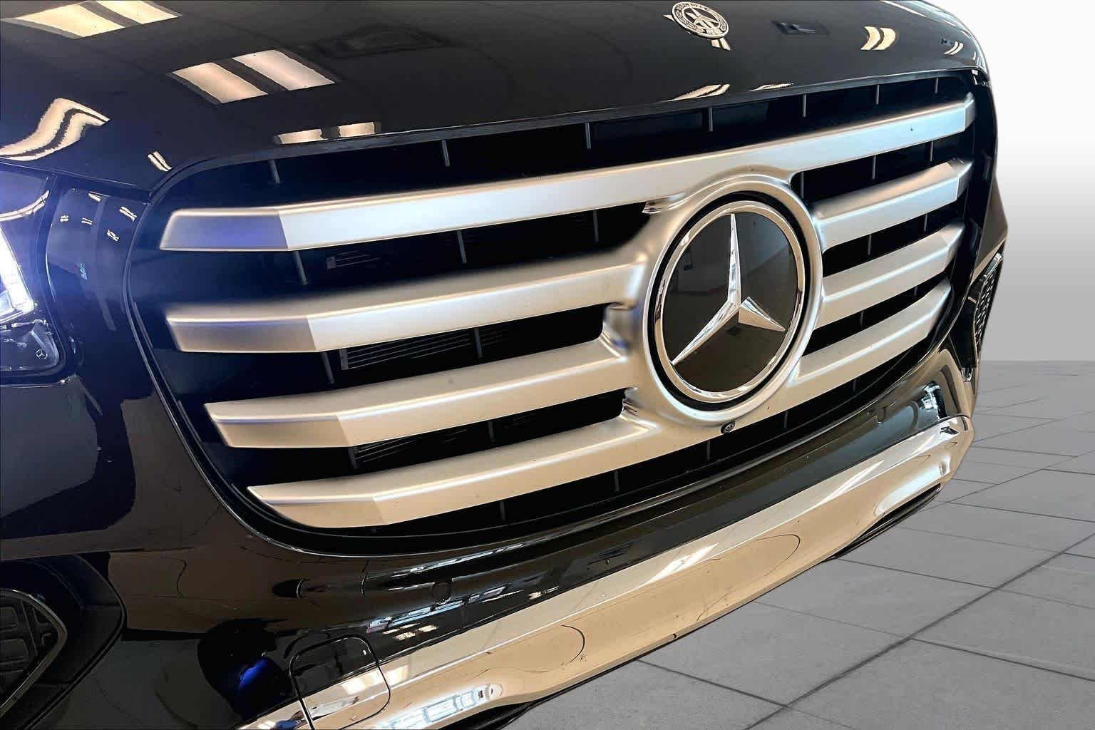Used 2025 Obsidian Black Metallic Mercedes-Benz GLS 450 image 28