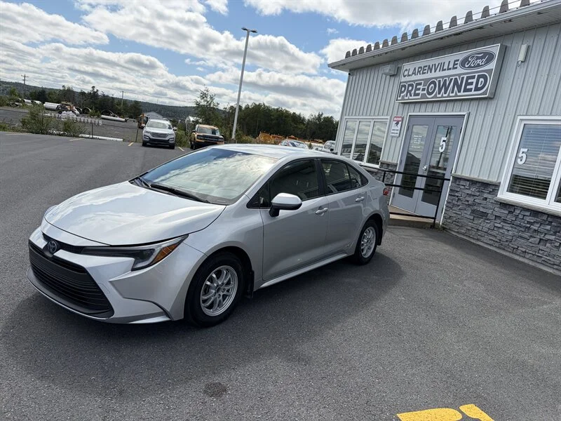 Used 2023 Silver Toyota LE image 2