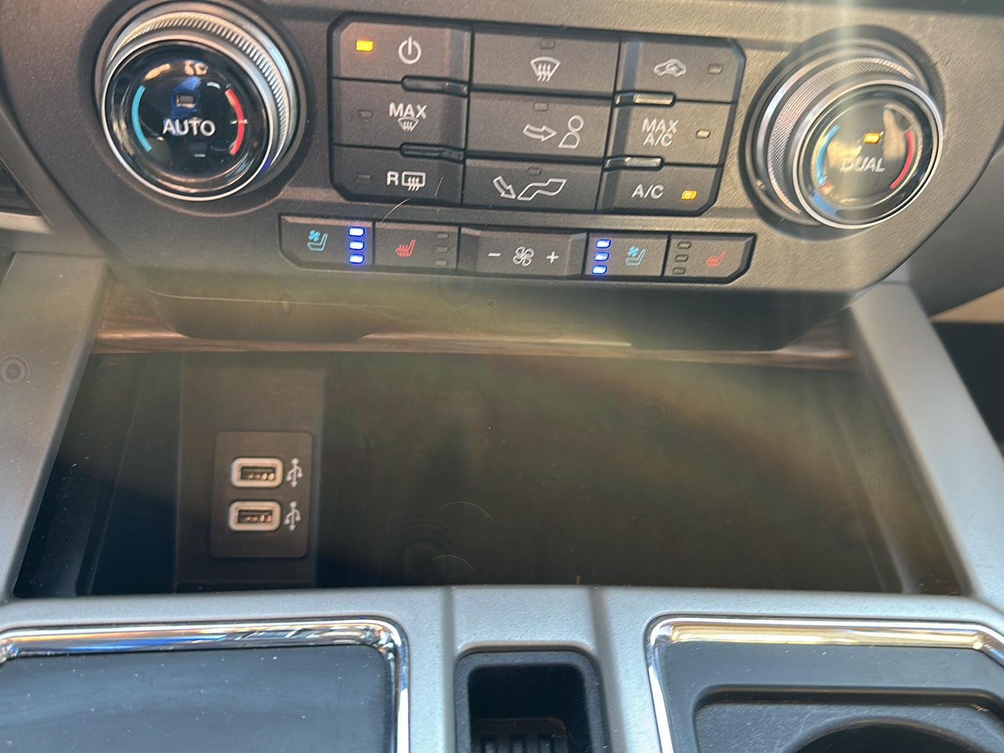 Used 2019 Ruby Red Metallic Tinted Clearcoat Ford LARIAT image 27