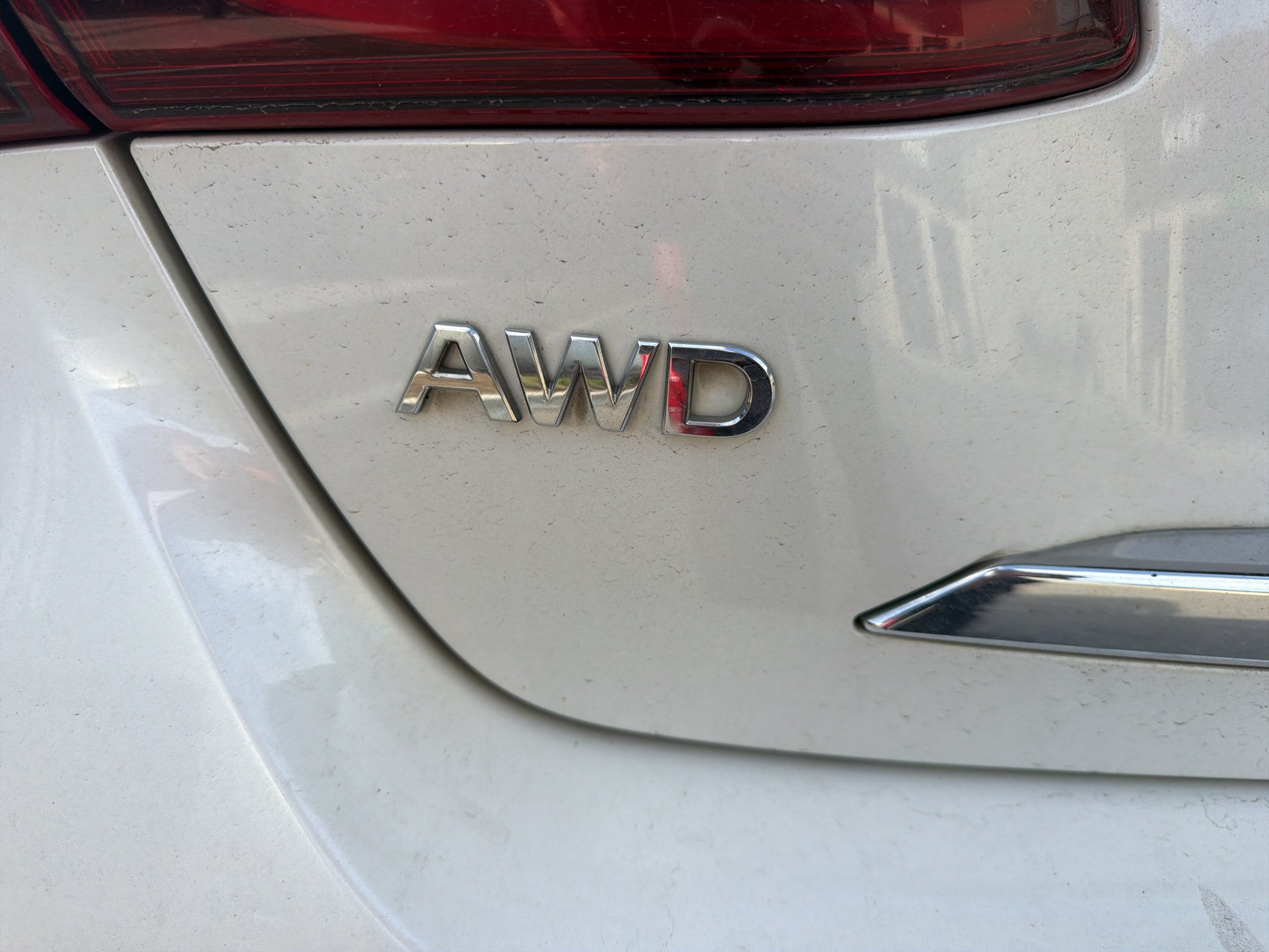 Used 2016 Majestic White INFINITI 5.6 image 14