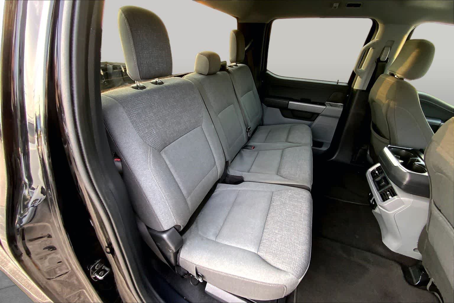 Used 2024 Agate Black Metallic Ford XLT image 19