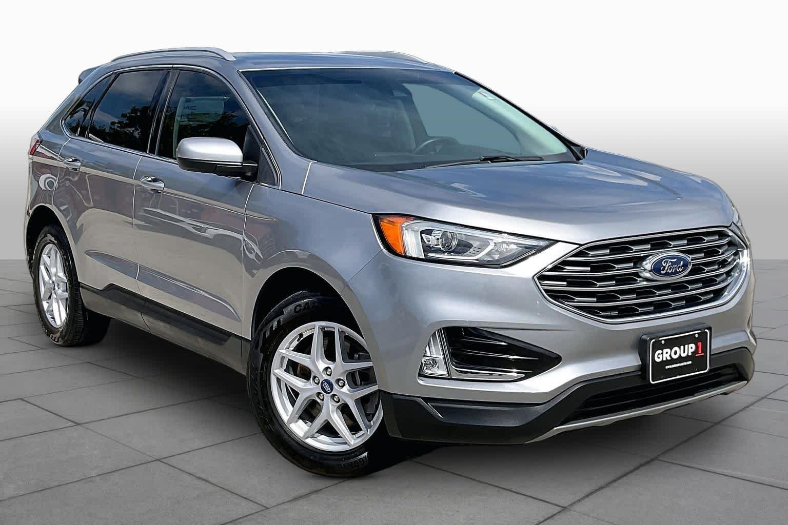 Used 2021 Iconic Silver Ford SEL image 3