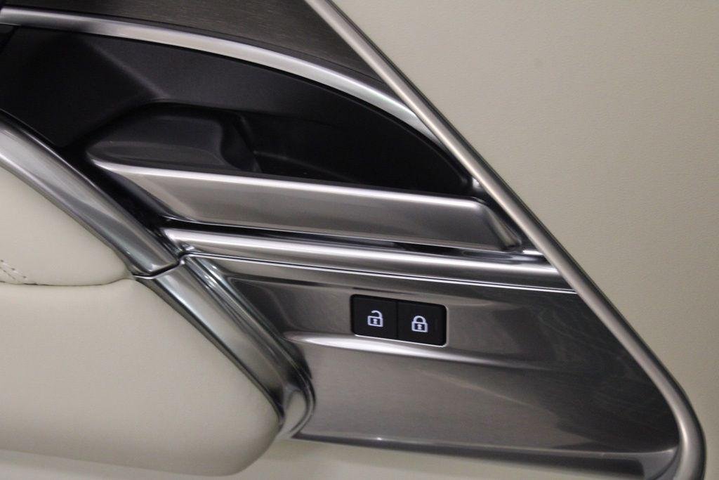 New 2026 Santorini Black Land Rover SV image 20