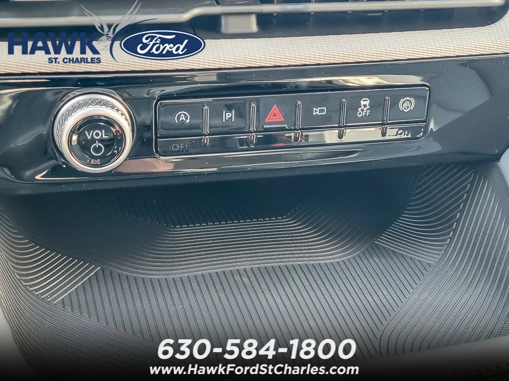 New 2026 Star White Metallic Tri-Coat Ford Active image 17