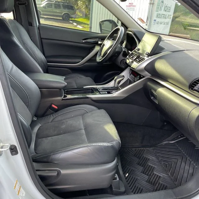 Used 2023  Mitsubishi SE image 13