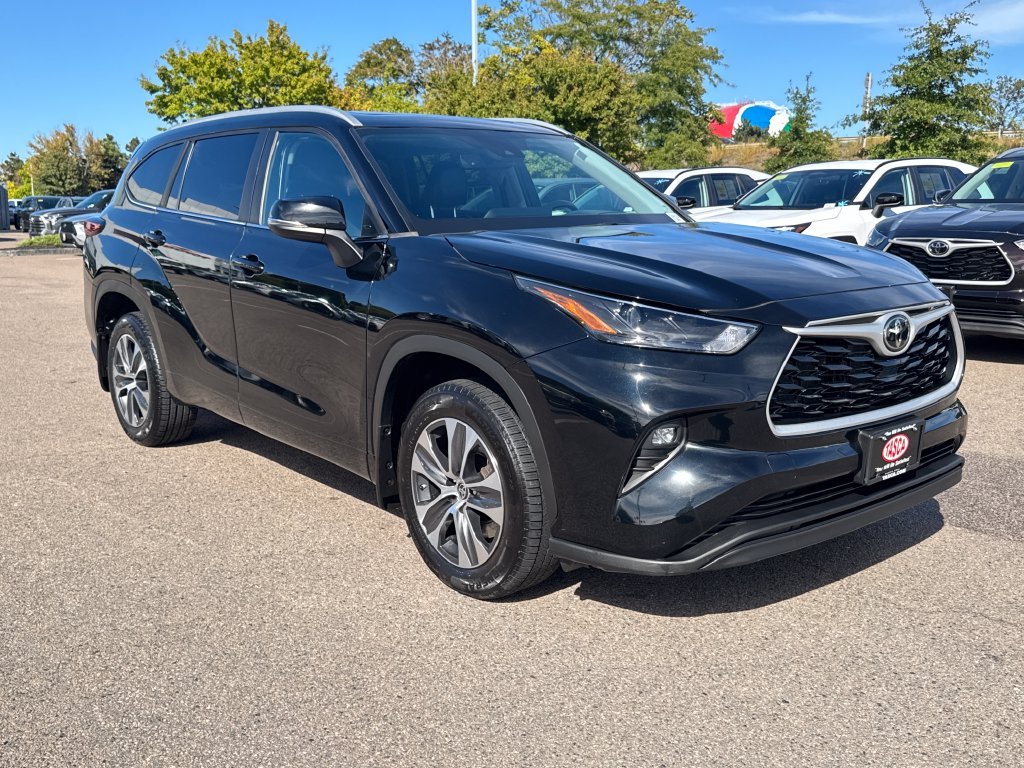 Used 2023 Black Toyota XLE image 11