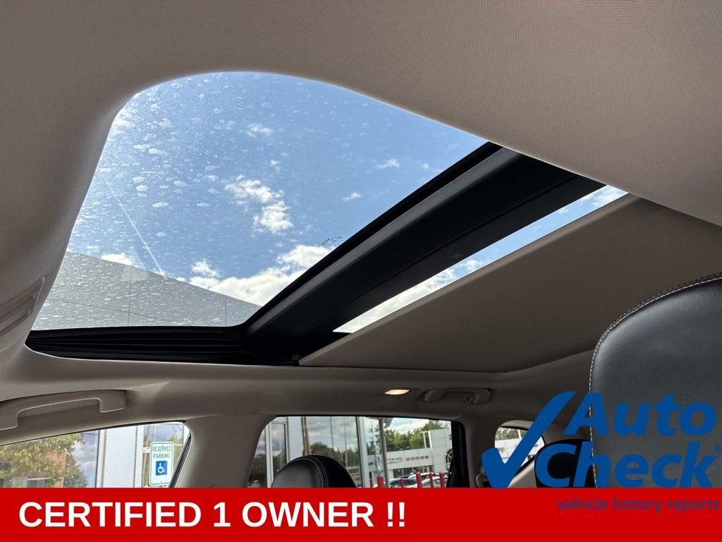 Used 2023 Black Nissan Platinum image 25