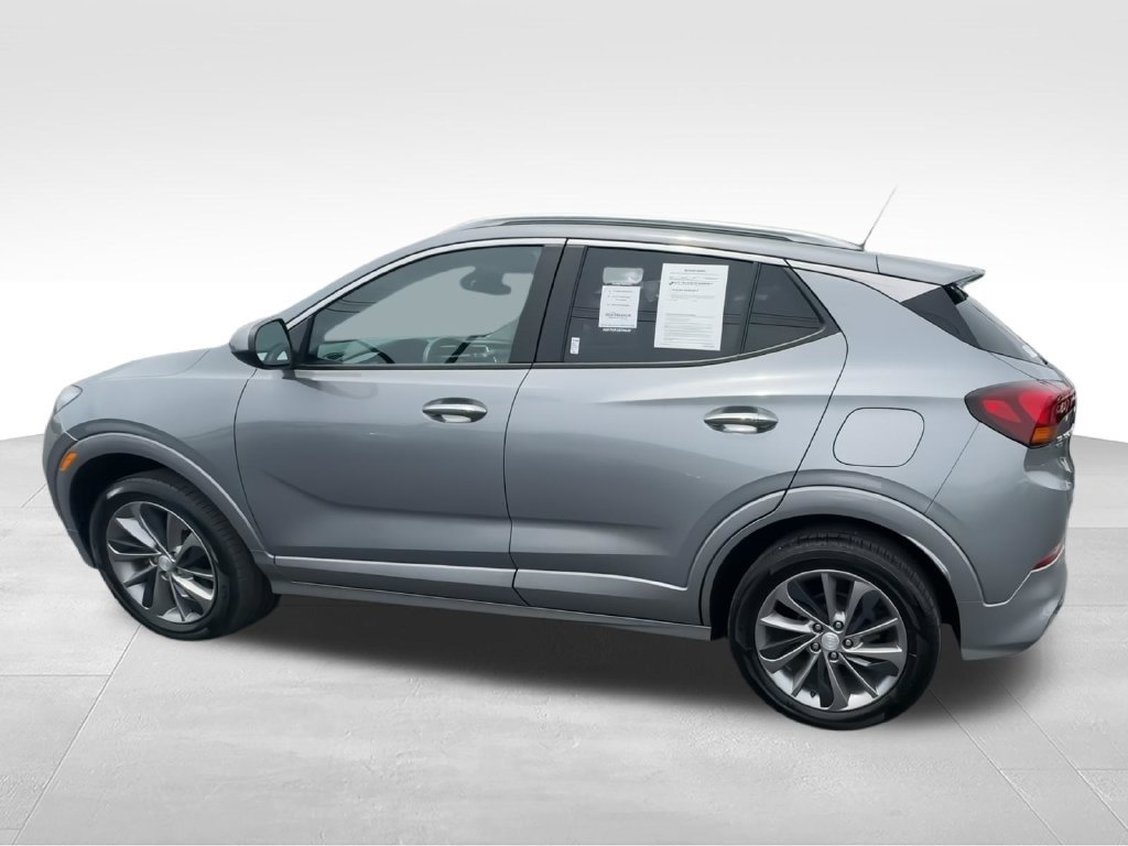 Used 2023 Gray Buick Select image 5