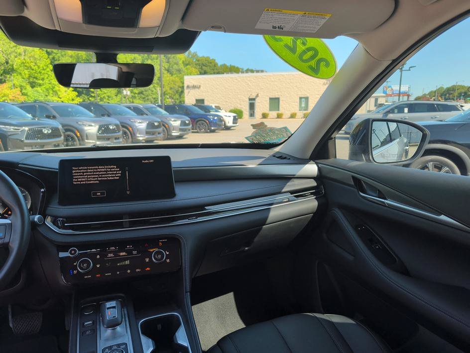 Used 2023 Graphite Shadow INFINITI LUXE image 10
