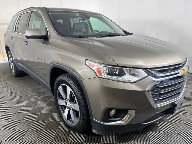Used 2020 Gray Chevrolet 3LT image 1