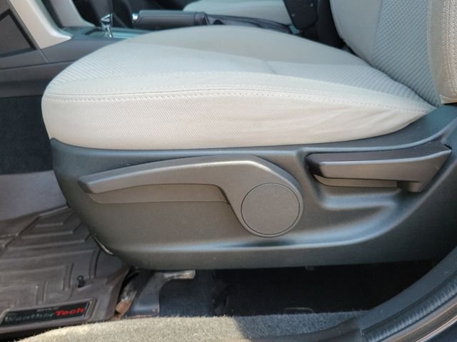 Used 2017 Gray Subaru 2.5i image 9