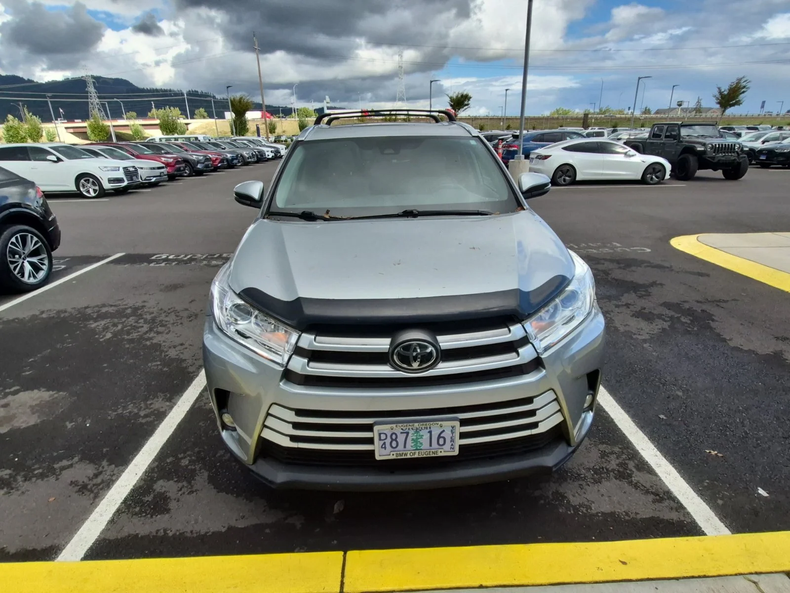 Used 2019 Silver Toyota XLE image 5