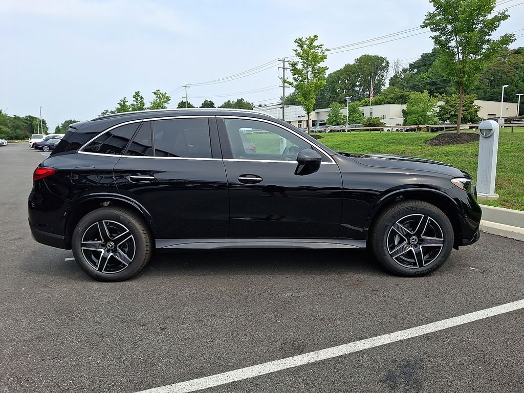 New 2027 Black Mercedes-Benz GLC 300 image 7