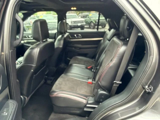 Used 2018 Gray Ford XLT image 25