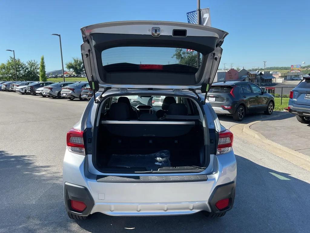 Used 2021 Ice Silver Metallic Subaru Premium image 15