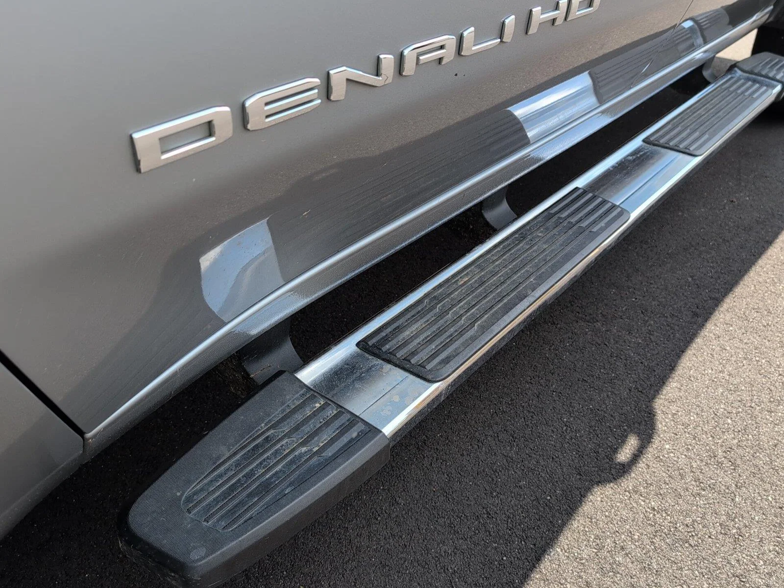 Used 2025 Sterling Metallic GMC Denali image 11