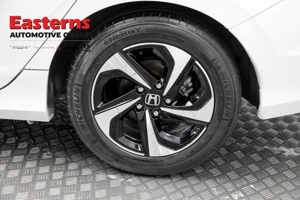 Used 2022 White Honda EX image 30
