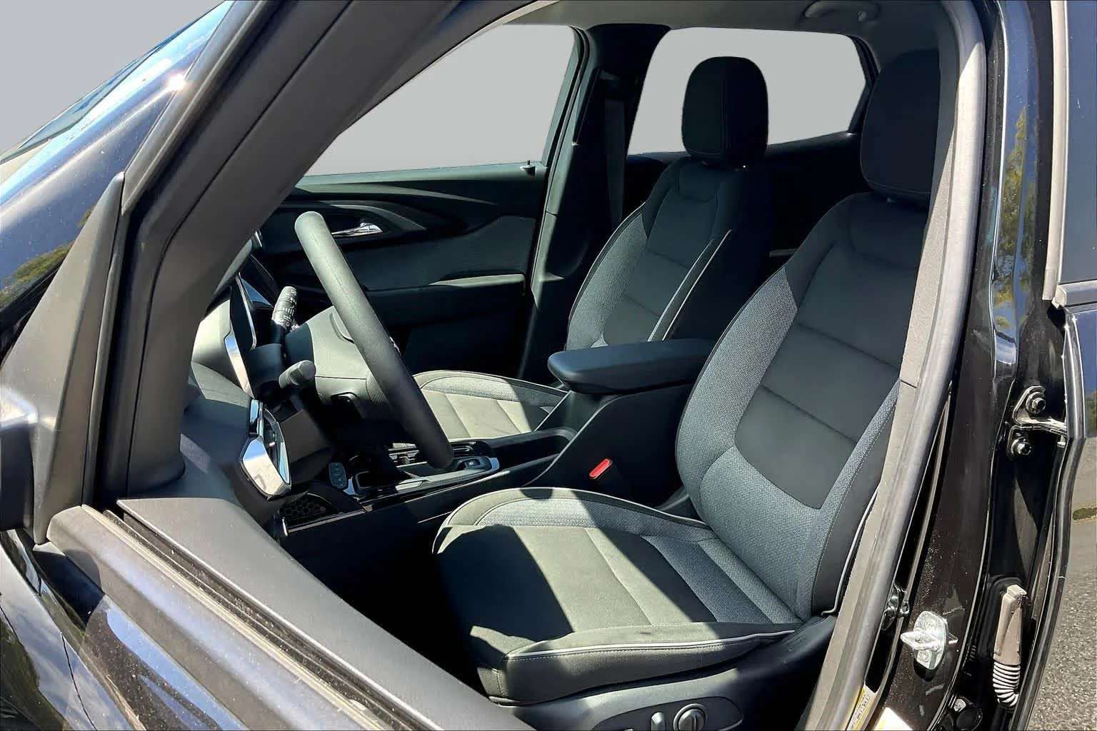Used 2023 Mosaic Black Metallic Chevrolet LT image 15