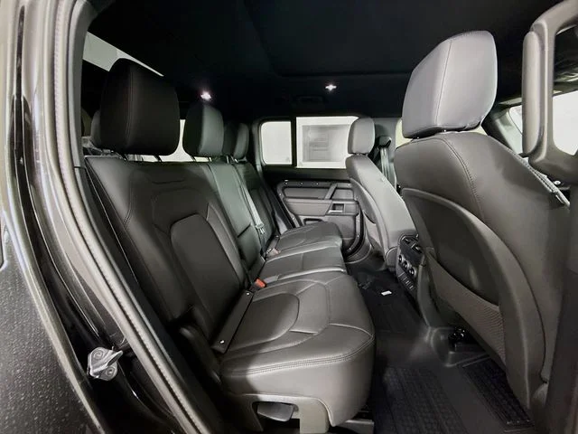 New 2026 Santorini Black Metallic Land Rover S image 29