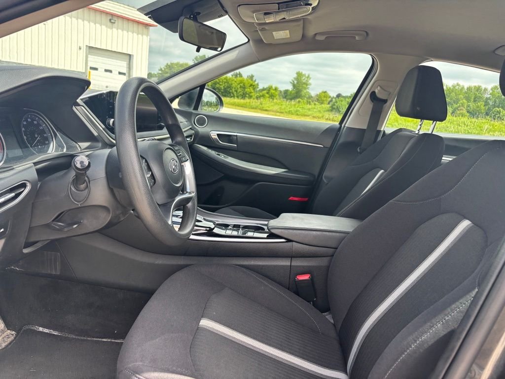 Used 2023 Gray Hyundai SEL image 11