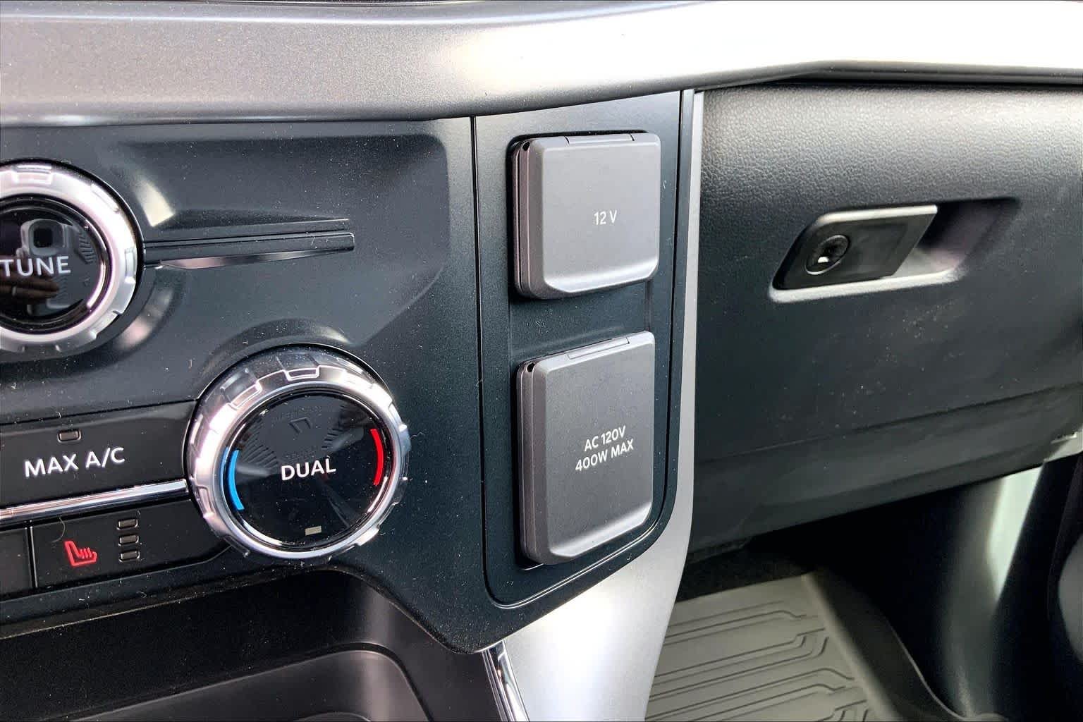 New 2026 Carbonized Gray Metallic Ford XLT image 20