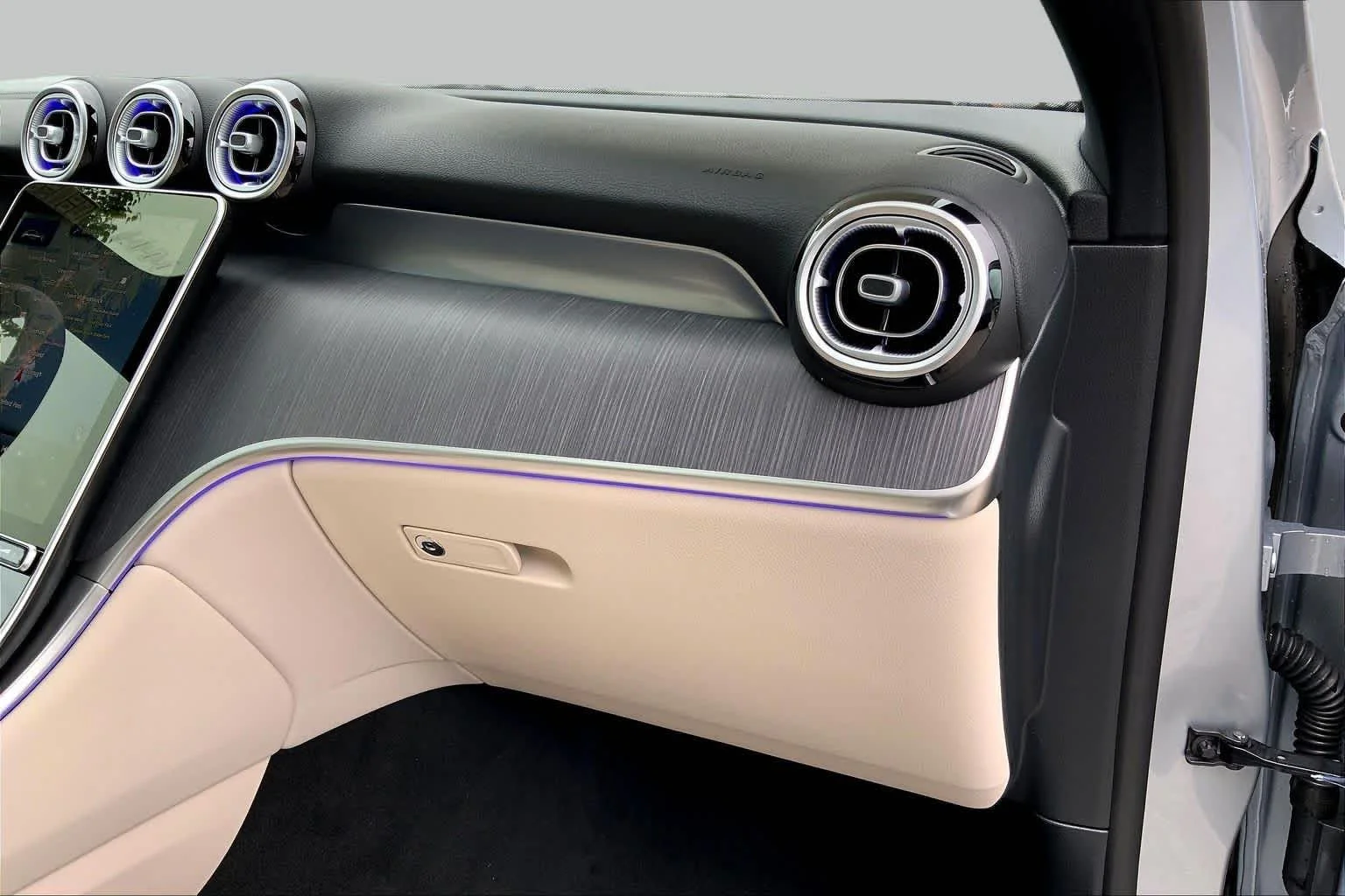New 2026 Cirrus Silver Metallic Mercedes-Benz GLC 300 image 10