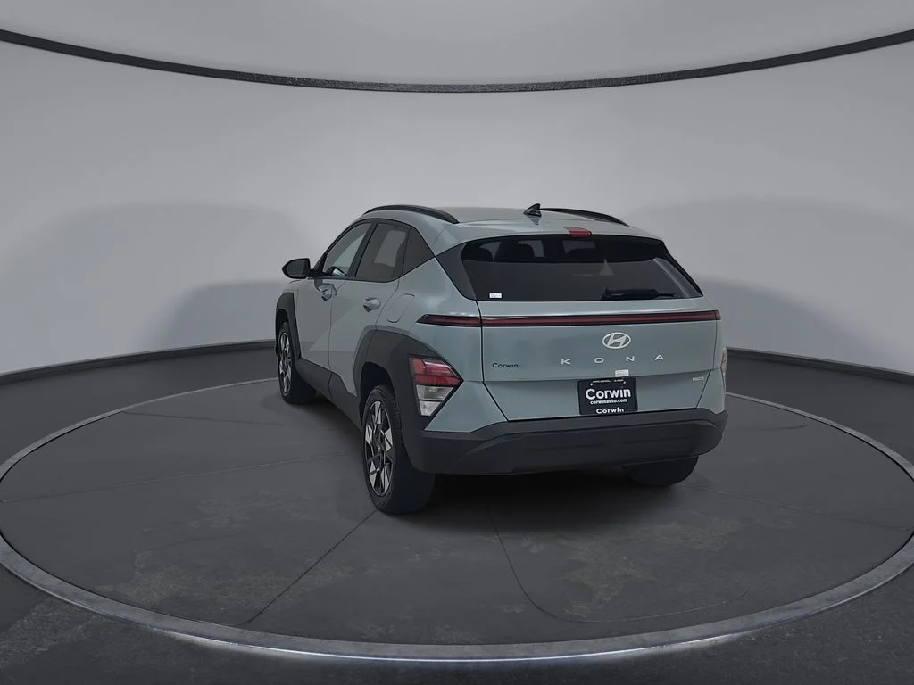 Used 2025 Green Hyundai SEL image 13