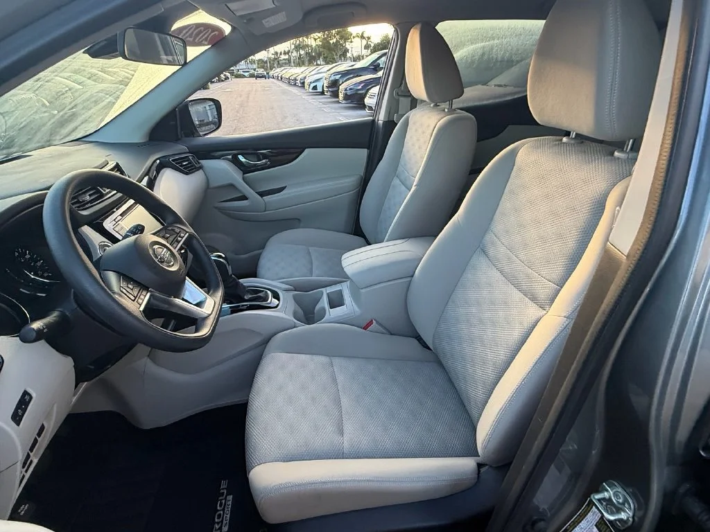 Used 2020 Gray Nissan SV image 10