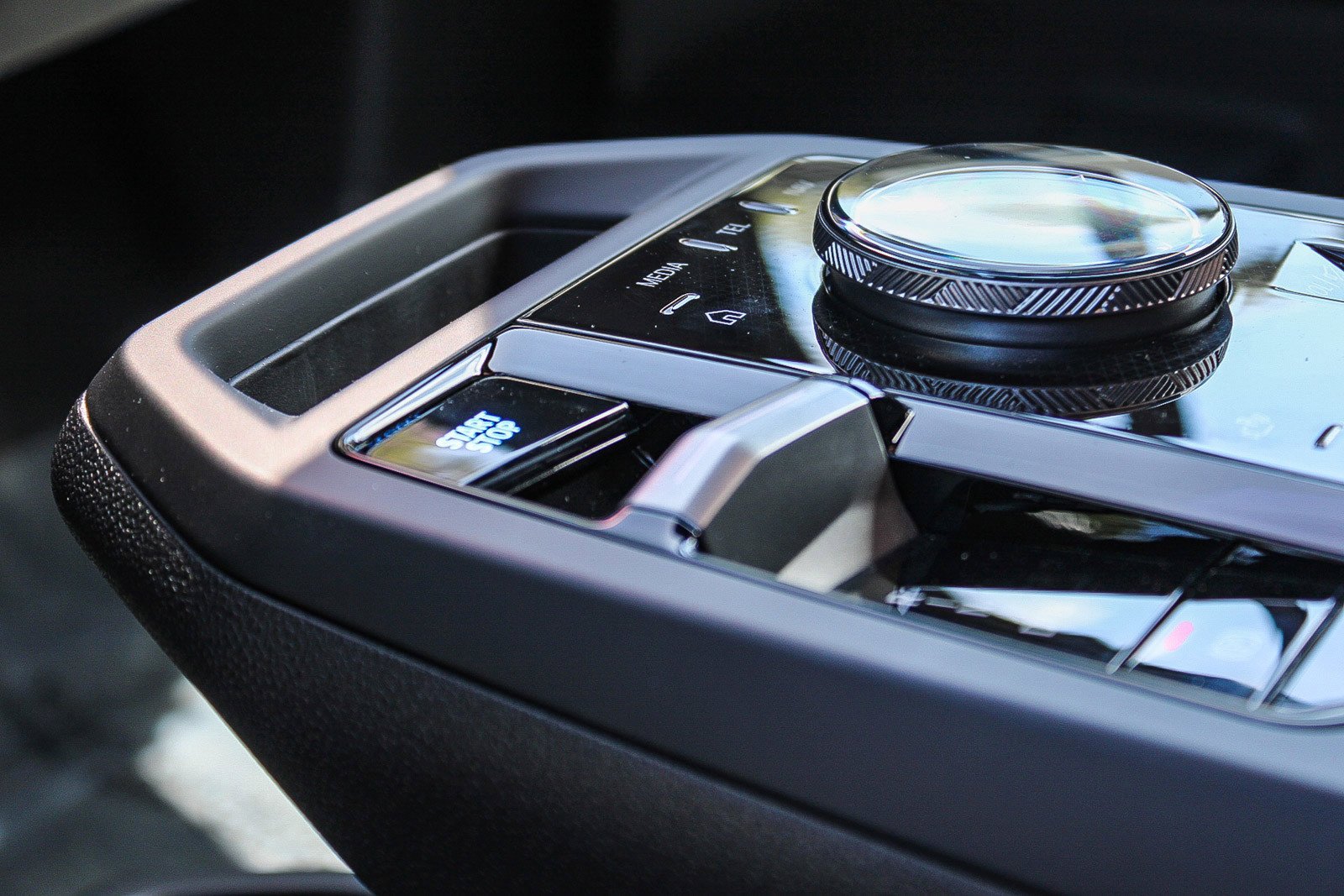 2026 BMW iX 60 - Photo 22