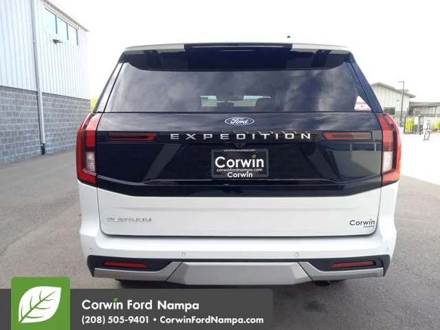 New 2026 Oxford White Ford Platinum image 4