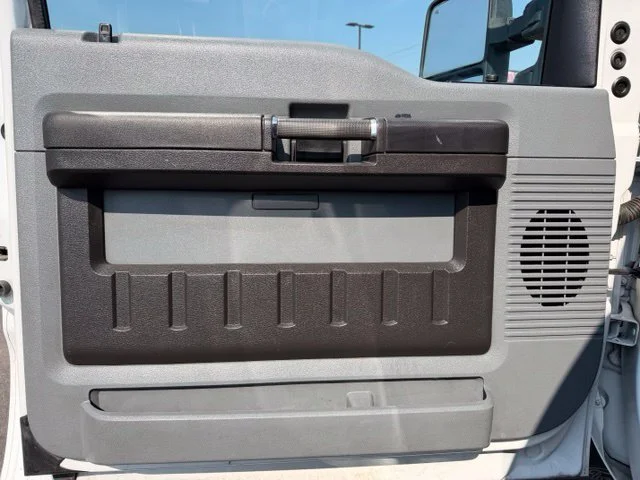 Used 2011 Oxford White Ford XL image 16